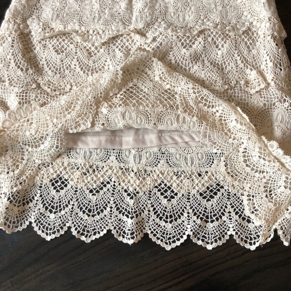 Layered Lace Cream Skirt - Picture 4 of 4